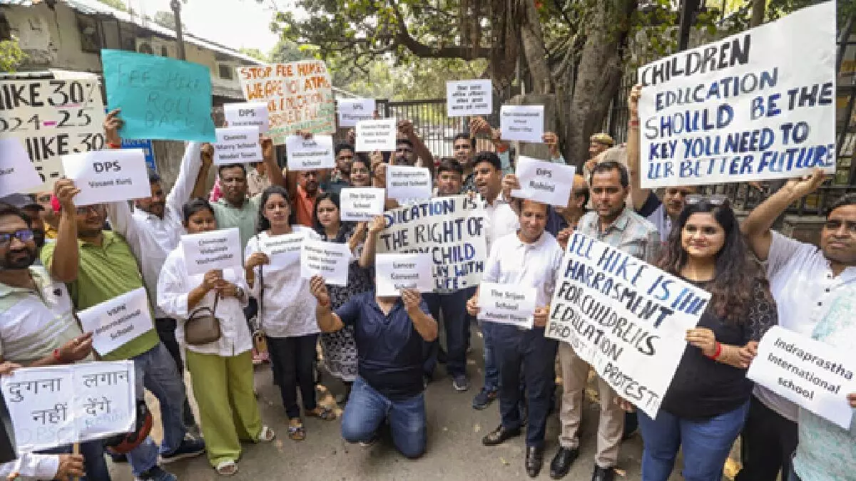 दिल्ली में निजी स्कूल मनमाने तरीके से नहीं बढ़ा सकेंगे फीस, उपराज्यपाल वीके सक्सेना ने जारी की अधिसूचना दिल्ली में निजी स्कूल मनमाने तरीके से नहीं बढ़ा सकेंगे फीस, उपराज्यपाल वीके सक्सेना ने जारी की अधिसूचना