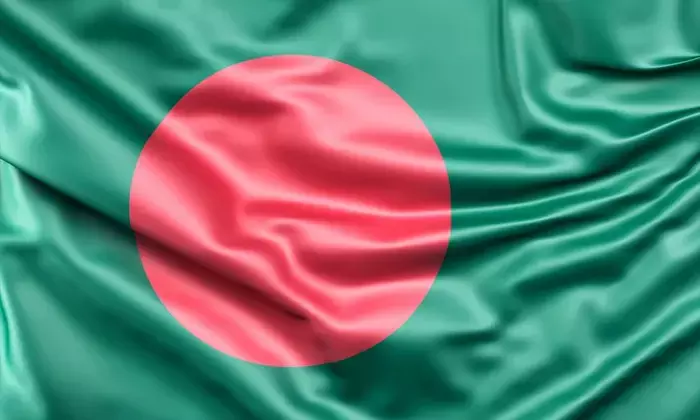 बांग्लादेश के लक्ष्मीपुर में बदमाशों ने चुनाव आयोग के दफ्तर में लगाई आग बांग्लादेश के लक्ष्मीपुर में बदमाशों ने चुनाव आयोग के दफ्तर में लगाई आग