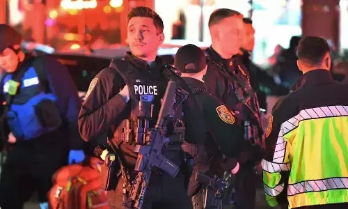 अमेरिका : ब्राउन यूनिवर्सिटी में चलीं गोलियां, दो लोगों की मौत, कई अन्य घायल अमेरिका : ब्राउन यूनिवर्सिटी में चलीं गोलियां, दो लोगों की मौत, कई अन्य घायल