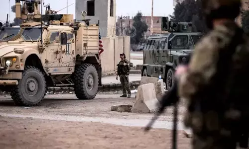 Syria News: सीरिया में घात लगाकर हमला, 2 सैनिकों समेत मारे गए तीन अमेरिकी, ट्रंप बोले- ISIS को बख्शेंगे नहीं Syria News: सीरिया में घात लगाकर हमला, 2 सैनिकों समेत मारे गए तीन अमेरिकी, ट्रंप बोले- ISIS को बख्शेंगे नहीं