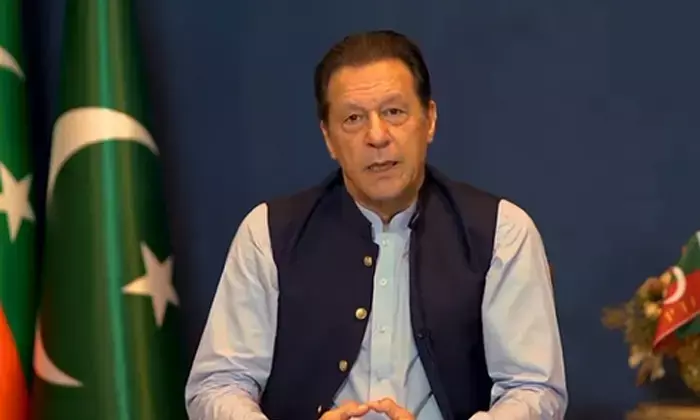 जेल में इमरान खान संग हो रहे व्यवहार को लेकर पाकिस्तान पर बढ़ रहा अंतर्राष्ट्रीय दबाव, हस्तक्षेप की उठी मांग जेल में इमरान खान संग हो रहे व्यवहार को लेकर पाकिस्तान पर बढ़ रहा अंतर्राष्ट्रीय दबाव, हस्तक्षेप की उठी मांग