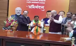 अमित शाह और जेपी नड्डा ने की नितिन नबीन की ताजपोशी, नए कार्यकारी अध्यक्ष पर फूल बरसाए गए