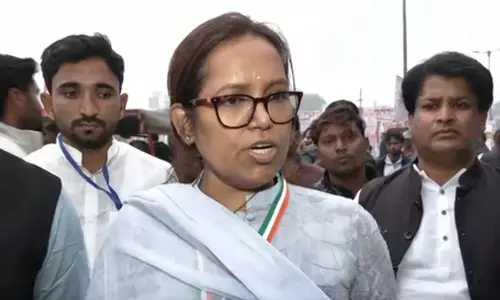 चुनाव आयोग पर आरोप की जांच के बजाय भाजपा उसके पीछे खड़ी है : कांग्रेस चुनाव आयोग पर आरोप की जांच के बजाय भाजपा उसके पीछे खड़ी है : कांग्रेस