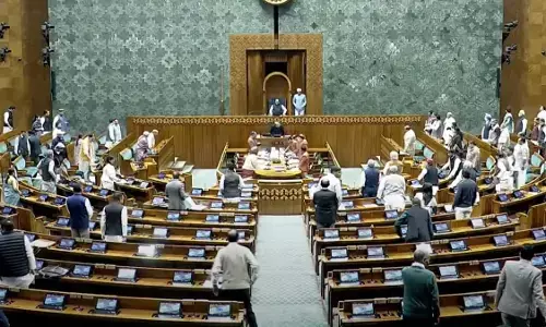 सत्ता पक्ष के हंगामे के चलते राज्यसभा की कार्यवाही 12 बजे तक स्थगित, कांग्रेस की रैली में पीएम मोदी के खिलाफ अभद्र नारों का उठाया मुद्दा सत्ता पक्ष के हंगामे के चलते राज्यसभा की कार्यवाही 12 बजे तक स्थगित, कांग्रेस की रैली में पीएम मोदी के खिलाफ अभद्र नारों का उठाया मुद्दा