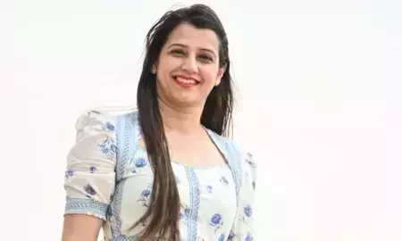 चुनाव से पहले शिवसेना को बड़ा झटका, तेजस्वी घोसालकर ने पार्टी से दिया इस्तीफा, फेसबुक पोस्ट के जरिए बताया फैसला