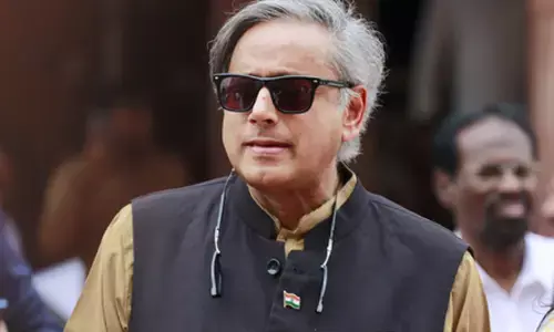 शशि थरूर ने मिलाया कांग्रेस के सुर में सुर, कहा- राम का नाम बदनाम ना करो शशि थरूर ने मिलाया कांग्रेस के सुर में सुर, कहा- राम का नाम बदनाम ना करो