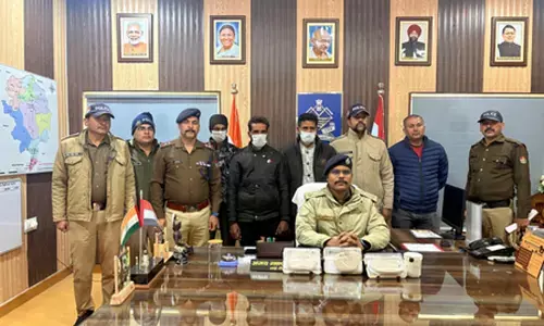 उत्तराखंड में साल की सबसे बड़ी ड्रग्स बरामदगी, 2.40 करोड़ की स्मैक के साथ तीन तस्कर गिरफ्तार उत्तराखंड में साल की सबसे बड़ी ड्रग्स बरामदगी, 2.40 करोड़ की स्मैक के साथ तीन तस्कर गिरफ्तार