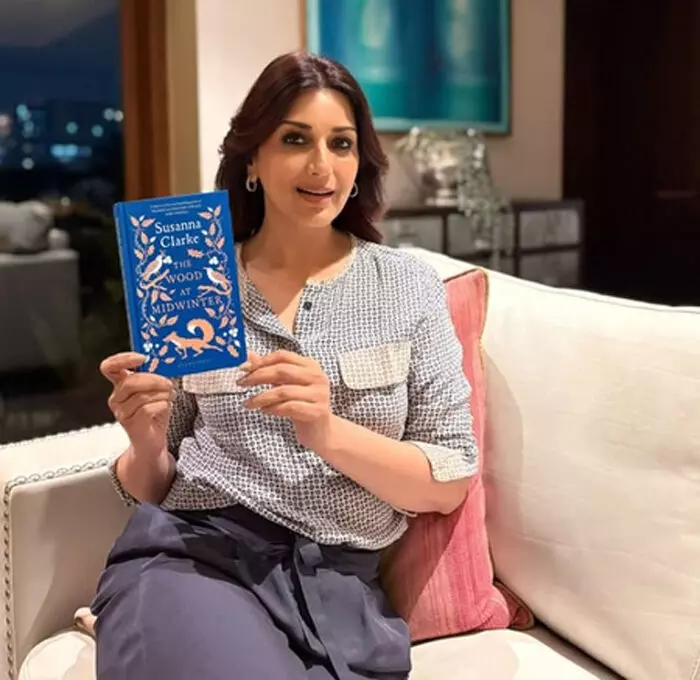 सोनाली बेंद्रे ने दिसंबर के लिए साझा की अपनी किताबों की लिस्ट, कहा- रहस्यभरी कहानी पढ़ना अलग ही रोमांच देता है सोनाली बेंद्रे ने दिसंबर के लिए साझा की अपनी किताबों की लिस्ट, कहा- रहस्यभरी कहानी पढ़ना अलग ही रोमांच देता है