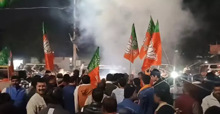 बिहार के मंत्री नितिन नबीन को राष्ट्रीय कार्यकारी अध्यक्ष बनाए जाने पर प्रदेश कार्यालय में जश्न का माहौल बिहार के मंत्री नितिन नबीन को राष्ट्रीय कार्यकारी अध्यक्ष बनाए जाने पर प्रदेश कार्यालय में जश्न का माहौल