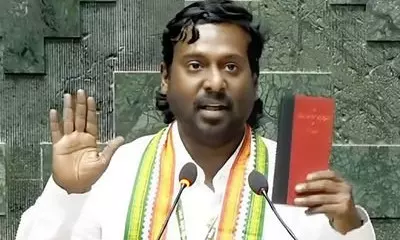 संसद में तमिलनाडु के सांसद ने स्थगन प्रस्ताव के जरिए राष्ट्रीय स्वास्थ्य आपातकाल घोषित करने की मांग की, बोले- गैस चैंबर में बदली राजधानी संसद में तमिलनाडु के सांसद ने स्थगन प्रस्ताव के जरिए राष्ट्रीय स्वास्थ्य आपातकाल घोषित करने की मांग की, बोले- गैस चैंबर में बदली राजधानी