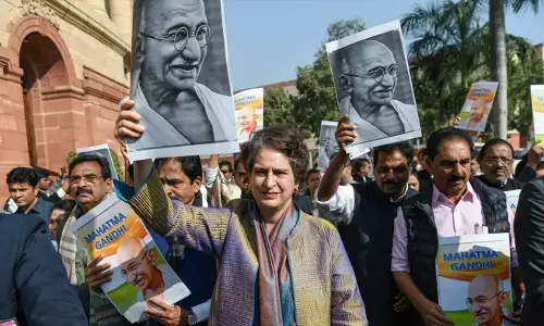 वीबी-जी राम जी बिल पर कांग्रेस का देशव्यापी विरोध-प्रदर्शन आज वीबी-जी राम जी बिल पर कांग्रेस का देशव्यापी विरोध-प्रदर्शन आज