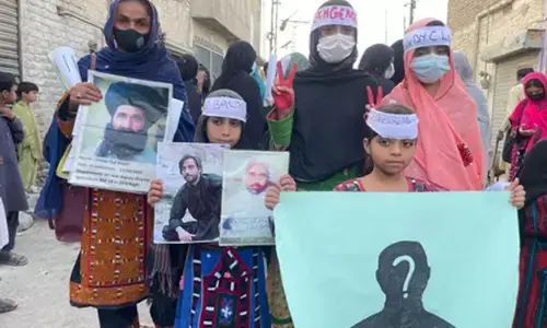 बलूचिस्तान में पाकिस्तान के अत्याचारों को उजागर करे भारतीय फिल्म इंडस्ट्री: बलूच नेता की अपील