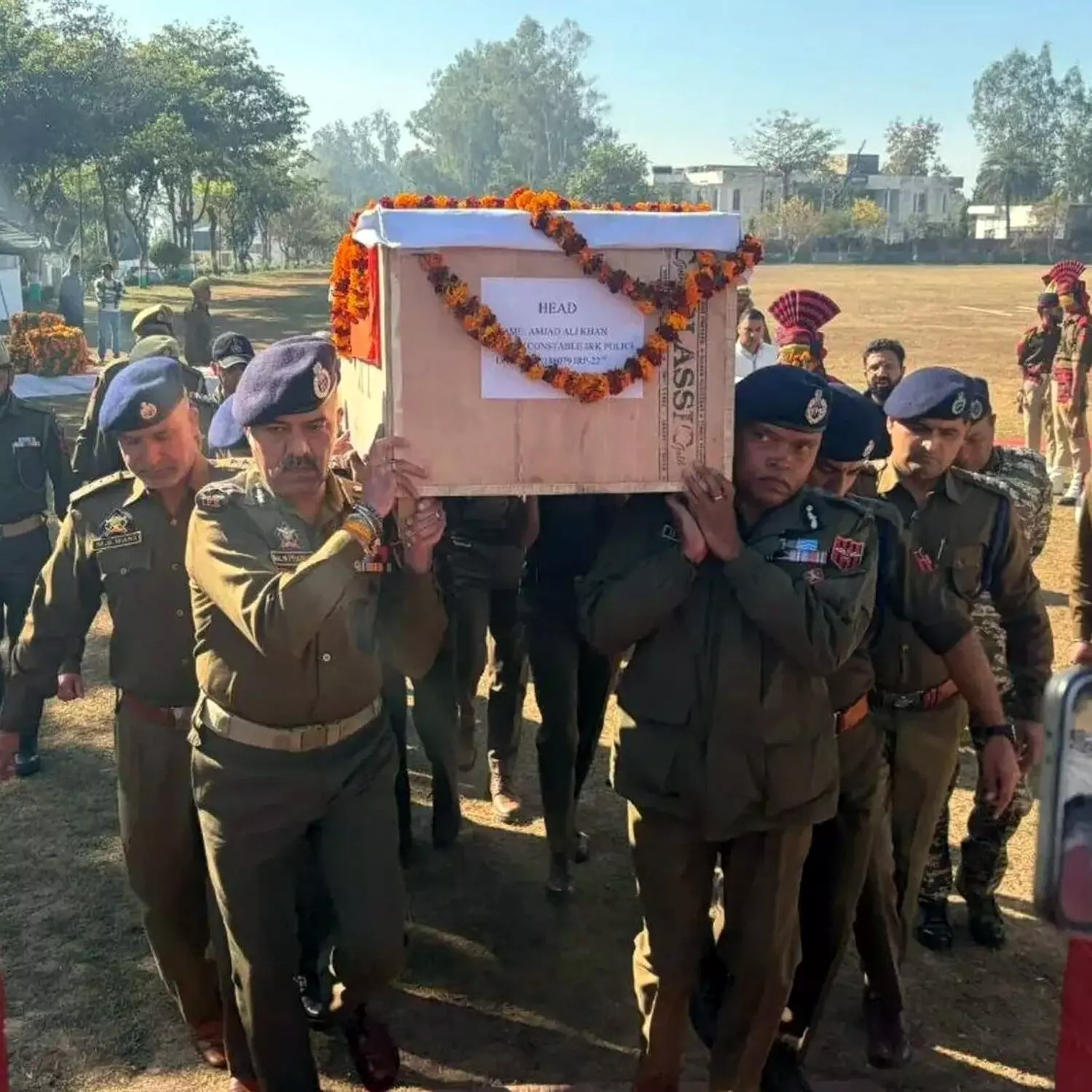 आतंकी मुठभेड़ के दौरान शहीद हुए वीर जवान अमजिद अली , पुलिस ने शहादत को किया सलाम आतंकी मुठभेड़ के दौरान शहीद हुए वीर जवान अमजिद अली , पुलिस ने शहादत को किया सलाम