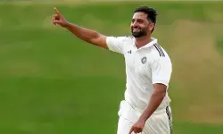 IPL 2026 Auction: दिल्ली कैप्टिल्स के हुए आकिब नबी डार, घर में खुशी का माहौल IPL 2026 Auction: दिल्ली कैप्टिल्स के हुए आकिब नबी डार, घर में खुशी का माहौल