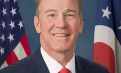 अमेरिकी सीनेटरों ने रूसी तेल की खरीद पर रोक के लिए एक नया प्रस्ताव किया पेश