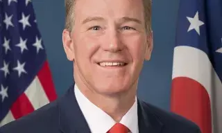 अमेरिकी सीनेटरों ने रूसी तेल की खरीद पर रोक के लिए एक नया प्रस्ताव किया पेश