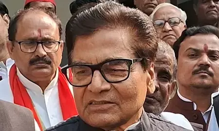 महात्मा गांधी से भाजपा को परेशानी क्यों?-मनरेगा पर रामगोपाल यादव का सरकार पर हमला महात्मा गांधी से भाजपा को परेशानी क्यों?-मनरेगा पर रामगोपाल यादव का सरकार पर हमला