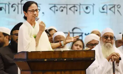 बंगाल की राजनीति में बार बार क्यों होती है हिटलर की चर्चा