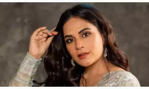 बर्थडे स्पेशल : कॉमिक या सीरियस, हर किरदार में ऋचा चड्ढा दमदार, क्रिटिक्स भी करते हैं तारीफ बर्थडे स्पेशल : कॉमिक या सीरियस, हर किरदार में ऋचा चड्ढा दमदार, क्रिटिक्स भी करते हैं तारीफ