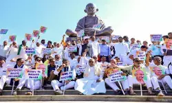 मनरेगा को बदलने के विरोध में वामपंथी दलों ने 22 दिसंबर को राष्ट्रव्यापी विरोध प्रदर्शन का किया ऐलान मनरेगा को बदलने के विरोध में वामपंथी दलों ने 22 दिसंबर को राष्ट्रव्यापी विरोध प्रदर्शन का किया ऐलान