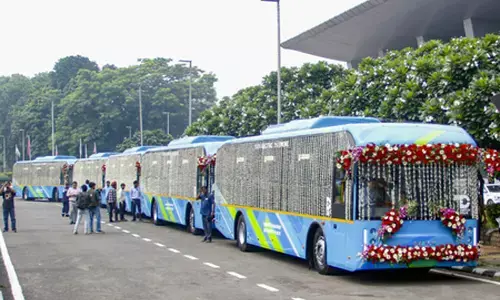 दिल्ली–धारूहेड़ा के बीच दौड़ेगी नई इलेक्ट्रिक बस, अंतर्राज्यीय कनेक्टिविटी को मिलेगा नया आयाम दिल्ली–धारूहेड़ा के बीच दौड़ेगी नई इलेक्ट्रिक बस, अंतर्राज्यीय कनेक्टिविटी को मिलेगा नया आयाम