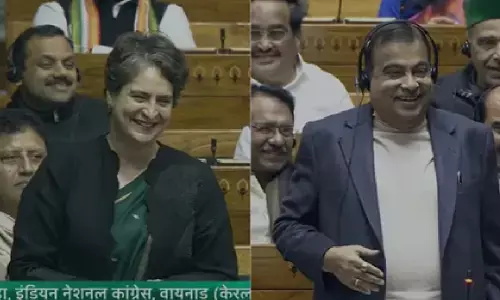 प्रियंका गांधी ने कहा-सर अप्वाइंटमेंट नहीं मिल रहा है, नितिन गडकरी बोले-कभी भी आ जाइए प्रियंका गांधी ने कहा-सर अप्वाइंटमेंट नहीं मिल रहा है, नितिन गडकरी बोले-कभी भी आ जाइए