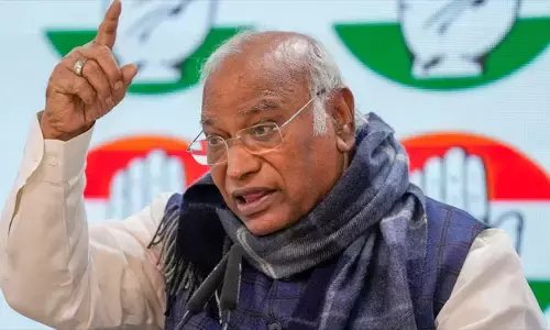 संसद में MGNREGA खत्म करने वाले बिल पर खड़गे का तीखा हमला संसद में MGNREGA खत्म करने वाले बिल पर खड़गे का तीखा हमला