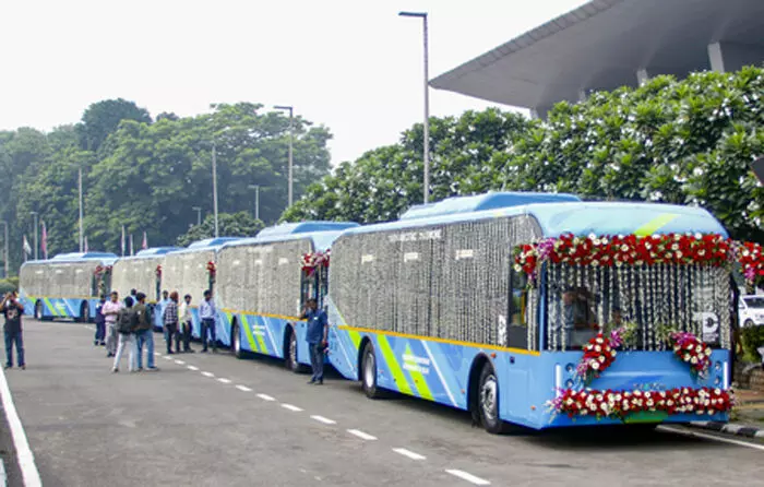 दिल्ली–धारूहेड़ा के बीच दौड़ेगी नई इलेक्ट्रिक बस, अंतर्राज्यीय कनेक्टिविटी को मिलेगा नया आयाम दिल्ली–धारूहेड़ा के बीच दौड़ेगी नई इलेक्ट्रिक बस, अंतर्राज्यीय कनेक्टिविटी को मिलेगा नया आयाम