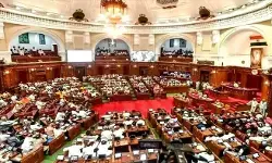 यूपी विधानमंडल का शीतकालीन सत्र शुरू, विपक्ष ने घेराबंदी की बनाई रणनीति यूपी विधानमंडल का शीतकालीन सत्र शुरू, विपक्ष ने घेराबंदी की बनाई रणनीति