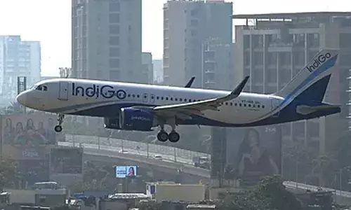 घने कोहरे से दिल्ली और उत्तर-पूर्व भारत में उड़ानें प्रभावित, इंडिगो ने जारी की एडवाइजरी घने कोहरे से दिल्ली और उत्तर-पूर्व भारत में उड़ानें प्रभावित, इंडिगो ने जारी की एडवाइजरी