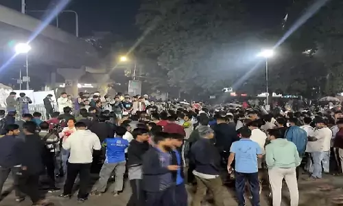 बांग्लादेश में भारत के राजनयिक दफ्तर पर हमला, उस्मान हादी की मौत के बाद क्यों भड़की आग