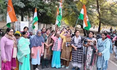 मध्यप्रदेश : महिला कांग्रेस ने विजय शाह का पुतला फूंका, लाड़ली बहनों पर दिए बयान के खिलाफ किया प्रदर्शन