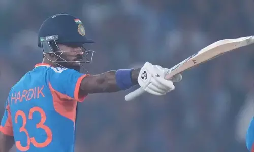 हार्दिक पंड्या ने 16 गेंदों में जड़ा तूफानी अर्धशतक हार्दिक पंड्या ने 16 गेंदों में जड़ा तूफानी अर्धशतक