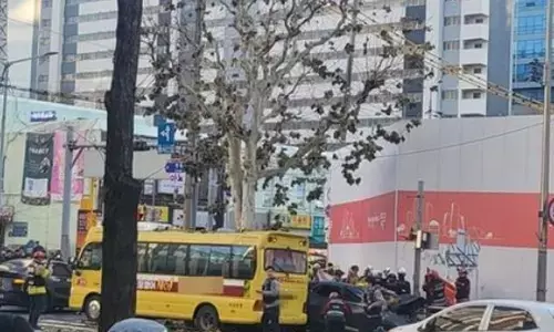 दक्षिण कोरिया में बस से टकराई कार, 60 साल की महिला की मौत, छह घायल