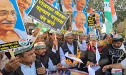 राजस्थान में कांग्रेस कार्यकर्ताओं का विरोध प्रदर्शन, मनरेगा योजना का नाम बदलने को लेकर केंद्र सरकार के खिलाफ की नारेबाजी