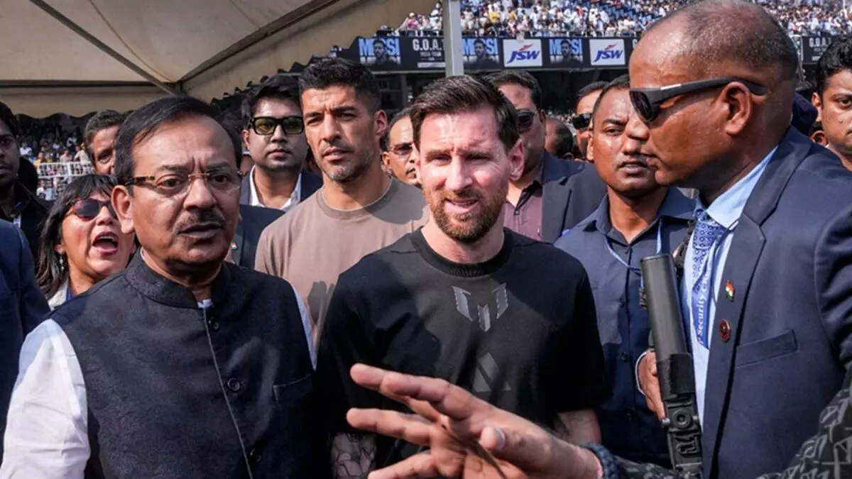 लियोन मेसी के कोलकाता दौरे में कोयला तस्करी की काली कमाई के इस्तेमाल का संदेह लियोन मेसी के कोलकाता दौरे में कोयला तस्करी की काली कमाई के इस्तेमाल का संदेह