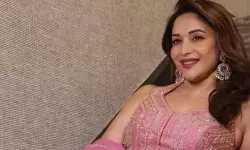 धक-धक गर्ल की मुस्कान का जादू, गुलाबी लहंगे में माधुरी दीक्षित ने ढाया कहर