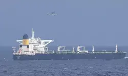 अमेरिकी सेना ने वेनेजुएला तट से दूसरा तेल टैंकर किया जब्त, तनाव बढ़ा अमेरिकी सेना ने वेनेजुएला तट से दूसरा तेल टैंकर किया जब्त, तनाव बढ़ा