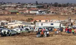 जोहान्सबर्ग में भीषण गोलीबारी, राह चलते लोगों को बनाया निशाना; कम से कम 10 की मौत