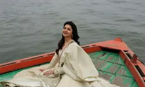 मैंने प्यार किया फेम भाग्यश्री पर चढ़ा बनारस का रंग, गंगा घाट से शेयर कीं खूबसूरत तस्वीरें