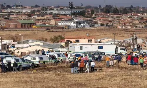 जोहान्सबर्ग में भीषण गोलीबारी, राह चलते लोगों को बनाया निशाना; कम से कम 10 की मौत