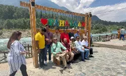 कश्मीर ने वर्ष 2025 में हादसों, हमलों, आतंकी प्रयासों के बावजूद 10 लाख से अधिक टूरिस्टों का किया स्वागत