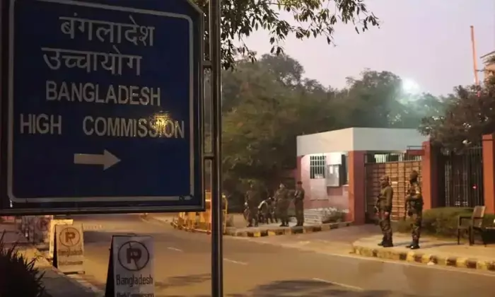 भारत बांग्लादेश संबंधों में तनाव, दिल्ली में वीजा सेवाएं निलंबित