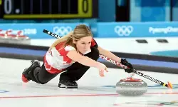 कर्लिंग: जमे हुए तालाबों और झीलों पर खेला जाने वाला खेल, जिसने विंटर ओलंपिक में बनाई पहचान