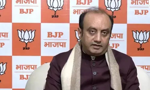 वोट जिहाद की बात करने वाले बांग्लादेश में हिंदुओं के नरसंहार पर चुप हैं : सुधांशु त्रिवेदी वोट जिहाद की बात करने वाले बांग्लादेश में हिंदुओं के नरसंहार पर चुप हैं : सुधांशु त्रिवेदी