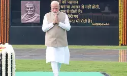 अटलजी की जयंती पर पीएम मोदी का नमन