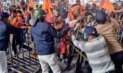 अगरतला में वीएचपी-बजरंग दल का प्रदर्शन, बांग्लादेश में हिंदुओं पर अत्याचार के खिलाफ आवाज