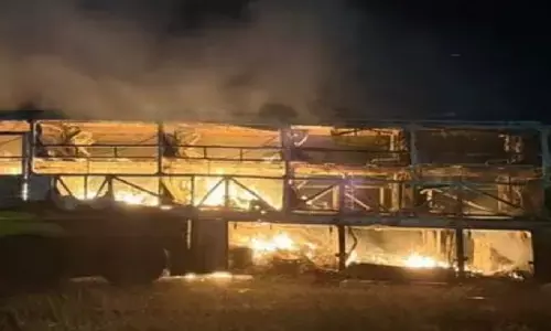 कर्नाटक में भीषण सड़क हादसा, स्लीपर कोच बस में लगी आग, जिंदा जल गए 17 यात्री