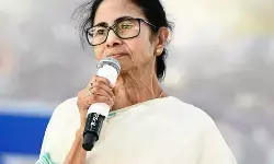 ममता बनर्जी ने भाजपा शासित राज्यों में बंगाली बोलने वाले प्रवासी मजदूरों पर हो रहे हमलों की कड़ी निंदा की, कहा- बंगाली बोलना कोई जुर्म नहीं 