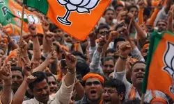 बेगूसराय में एनडीए की जीत का जश्न, नेताओं संग कार्यकर्ताओं ने किया नृत्य-गान